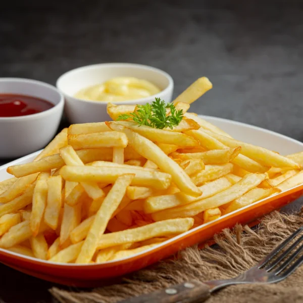 crispy-french-fries-with-ketchup-mayonnaise (2)