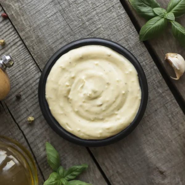 making-garlic-cream-sauce-cooking-cheese-sauce